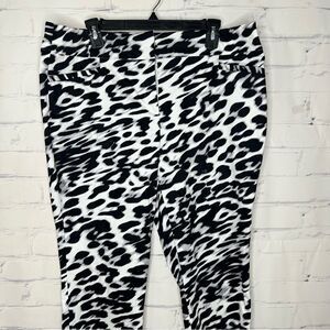 New York & Company 7th Ave size 14 black & white‎ pants